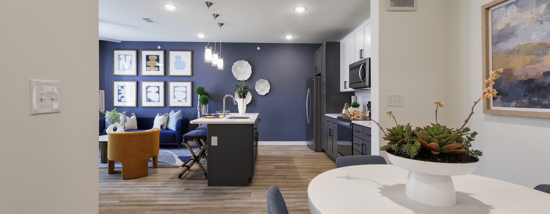 dining room and kitchen 